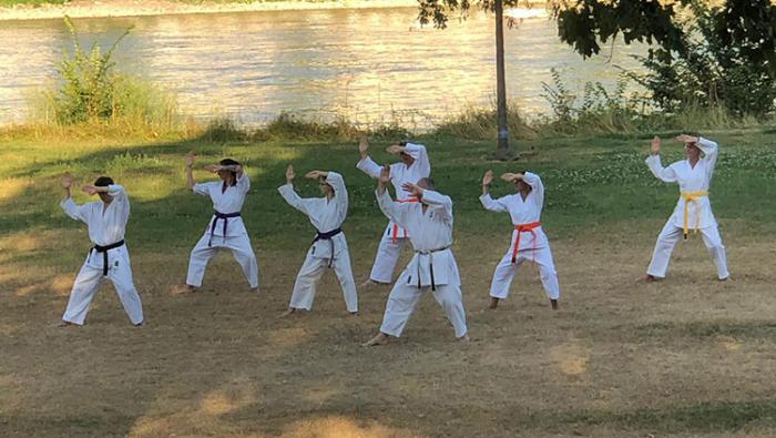 Karate auf den Koblenzer Rheinwiesen